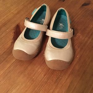 Gold metallic size 10 Chooze